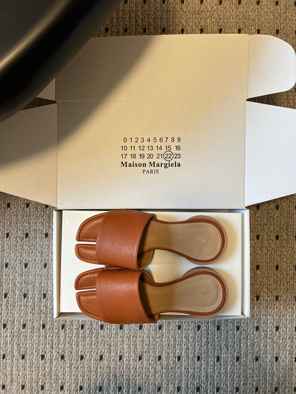 MM Tabi Flat Mule Brown Sheepskin 803751