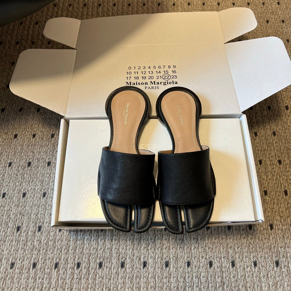 MM Tabi Flat Mule Black Sheepskin 803752