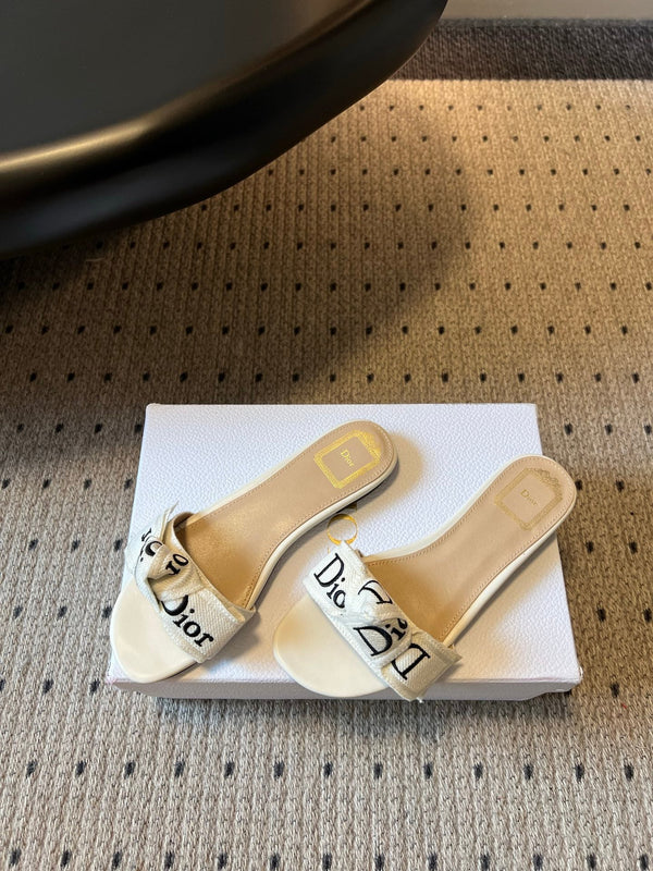 CD 26s J'Adior Slide White Embroidered Cotton 820048