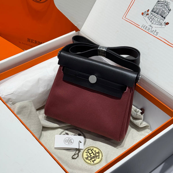 HM Mini Herbag Silver Buckle 20 in tela bordeaux e pelle bovina Hunter 243370