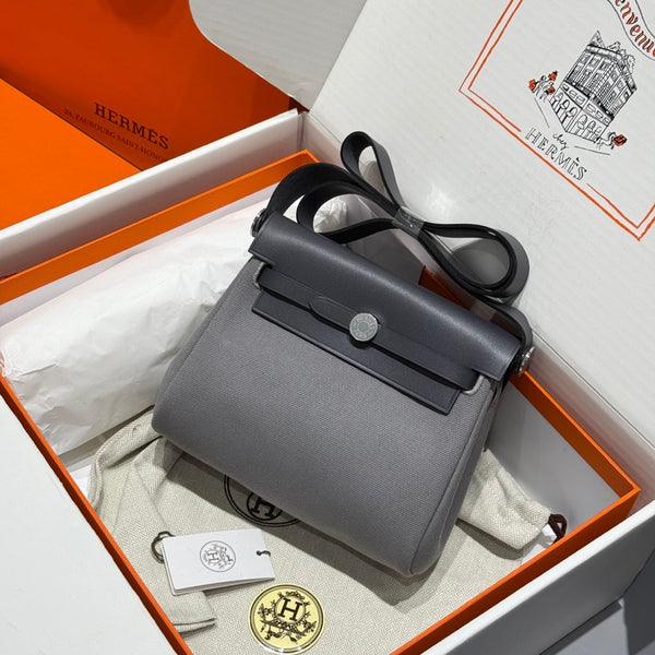 HM Mini Herbag Silver Buckle 20 Tela grigia e pelle bovina Hunter 243265