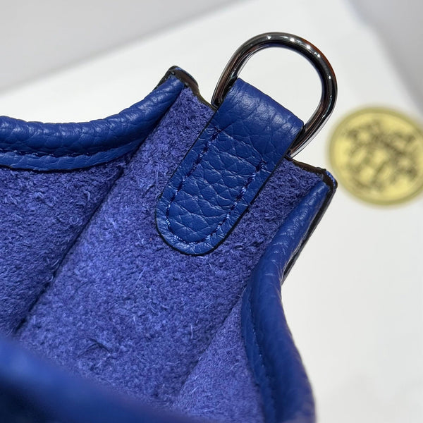 Borsa Hermes Evelyn 18 in pelle Epsom blu elettrico 255533