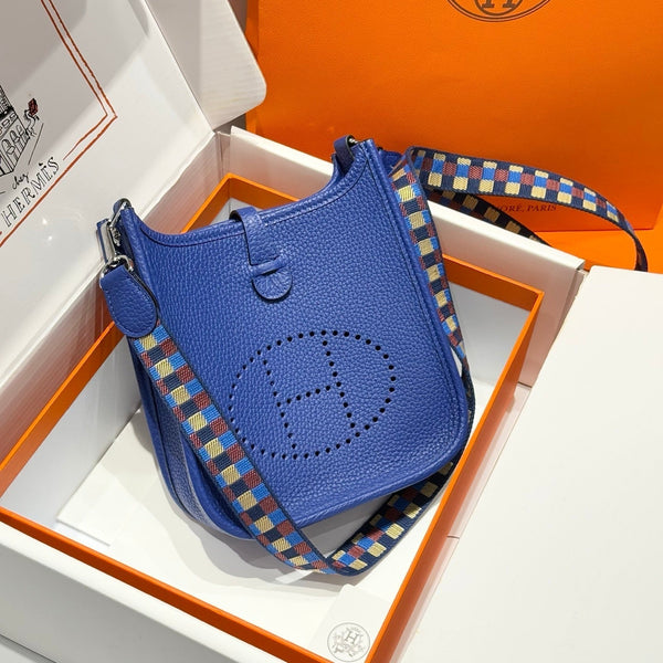 Borsa Hermes Evelyn 18 in pelle Epsom blu elettrico 255533