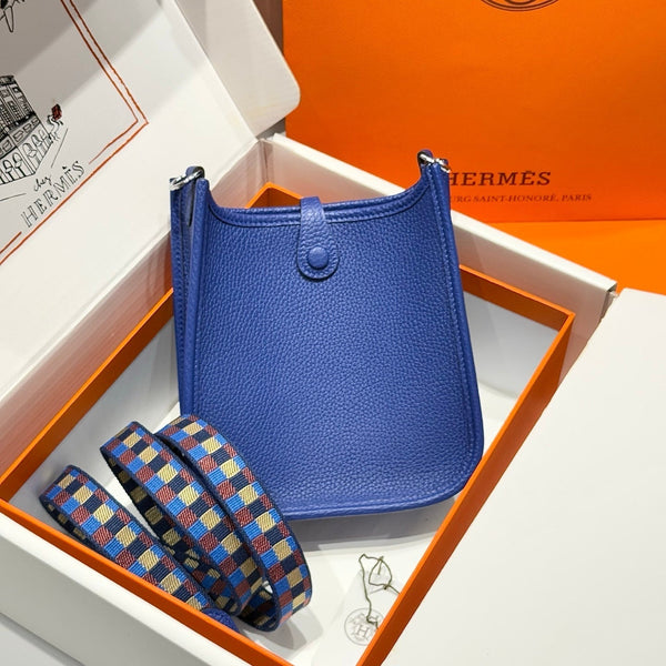 Borsa Hermes Evelyn 18 in pelle Epsom blu elettrico 255533