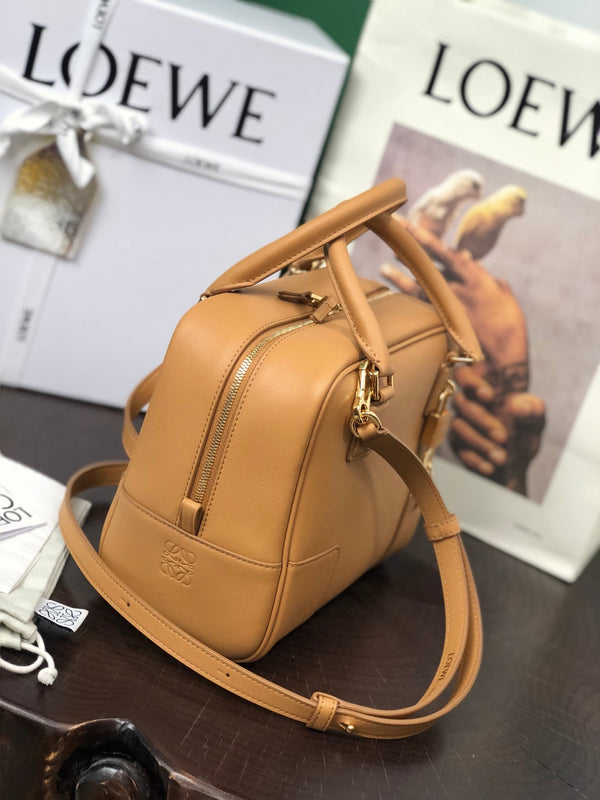 BORSA LOE AMAZONA 19 IN CALDA PELLE DI VITELLO NAPPA COLOR DESERTO