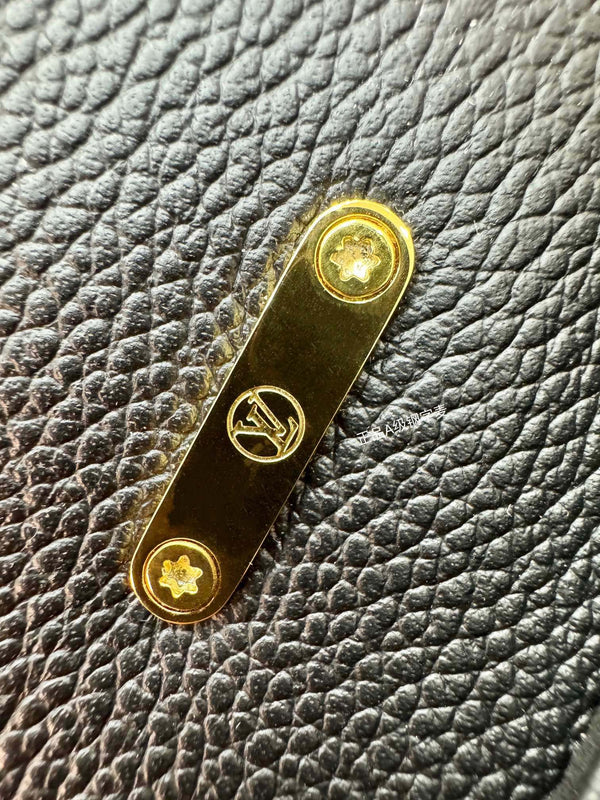 Nano Madeleine 21cm Pelle di vacchetta grana nera