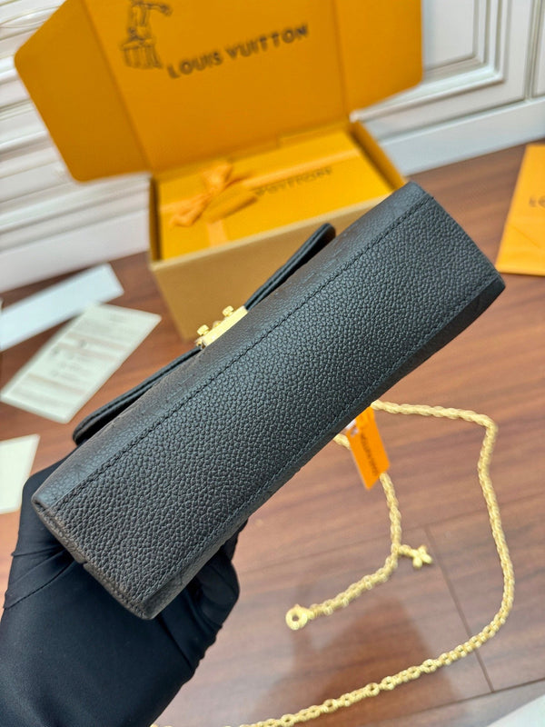 Nano Madeleine 21cm Pelle di vacchetta grana nera