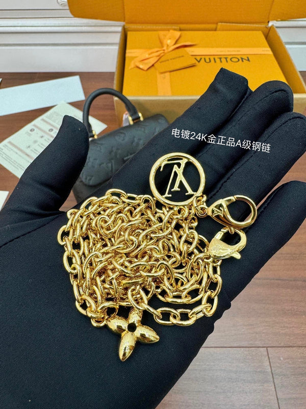 Nano Madeleine 21cm Pelle di vacchetta grana nera