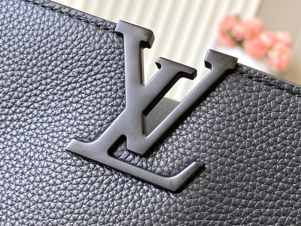 CAPUCINES GM SOUPLE 38 IN BLACK TAURILLON