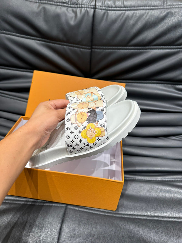 LV SLIPPERS IN WHITE MONOGRAM CALFSKIN