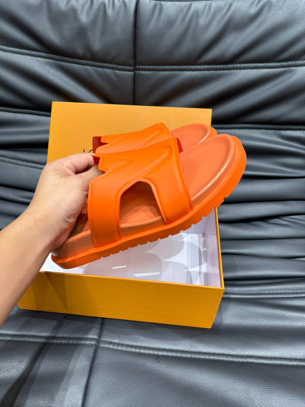 LV OASIS MULE IN CARROT ORANGE CALFSKIN