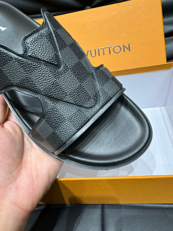 LV OASIS MULE IN BLACK DAMIER CALFSKIN