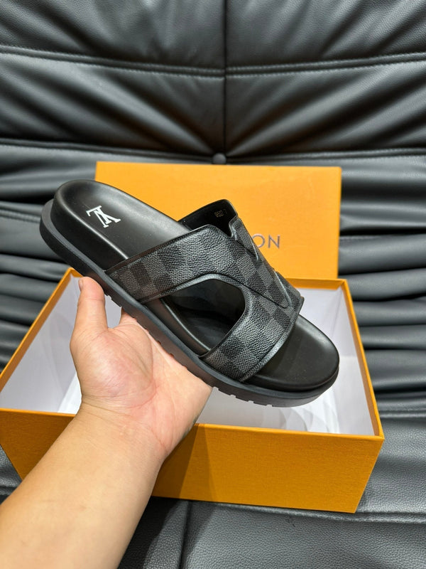 LV OASIS MULE IN BLACK DAMIER CALFSKIN