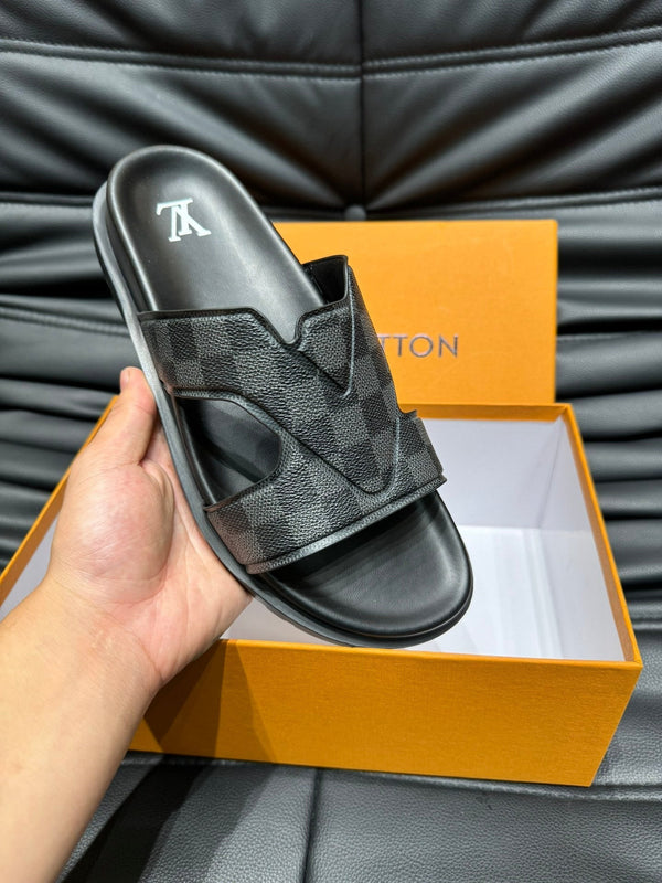 LV OASIS MULE IN BLACK DAMIER CALFSKIN