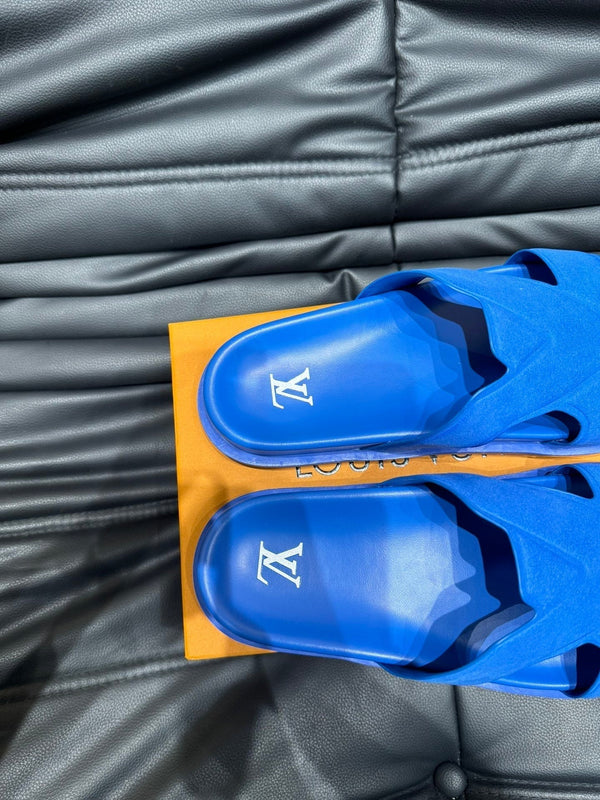 LV OASIS MULE IN COBALT BLUE SUEDE CALFSKIN