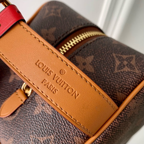 Lv Locker Dopp Kit 23 Monogramma Marrone