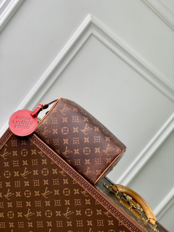 Lv Locker Dopp Kit 23 Monogramma Marrone