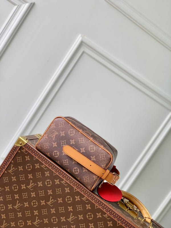 Lv Locker Dopp Kit 23 Monogramma Marrone