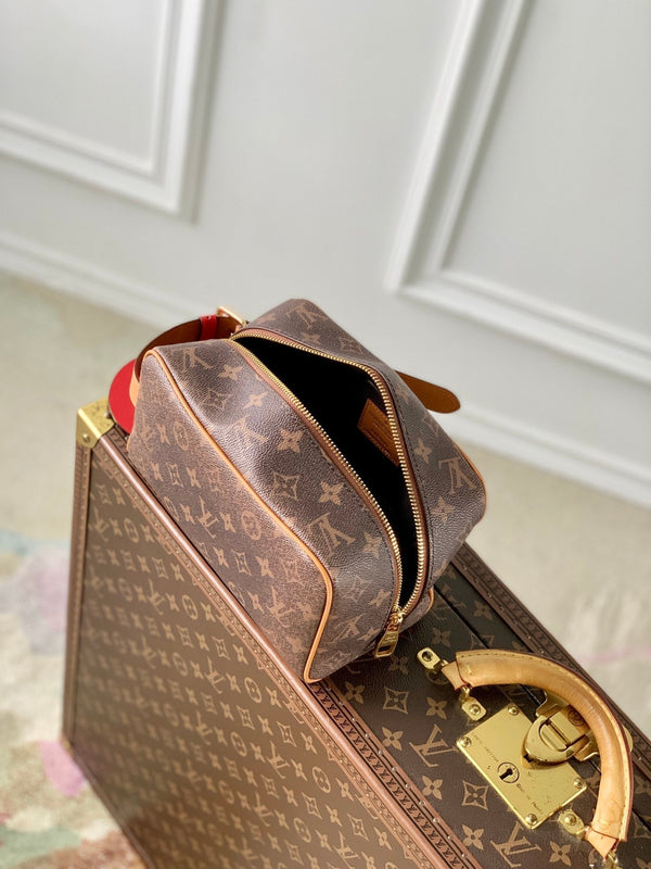 Lv Locker Dopp Kit 23 Monogramma Marrone