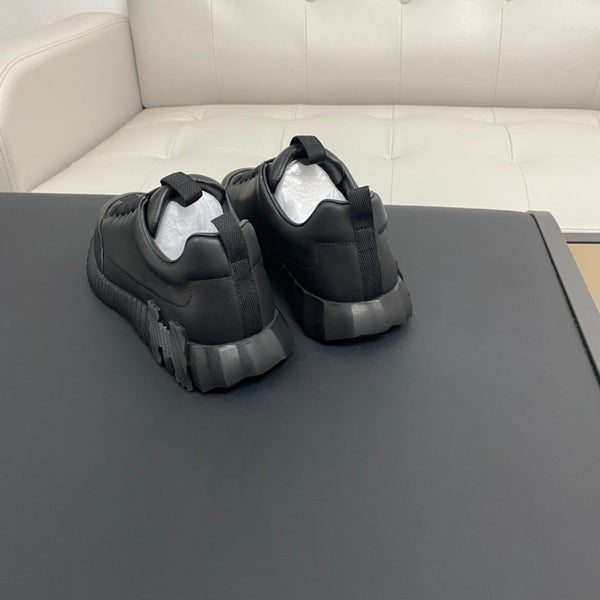 HM Men's Sneaker Black Calfskin 388073