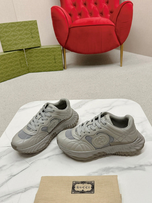 GG RIPPLE TRAINER IN PELLE DI AGNELLO GRIGIO CHIARO