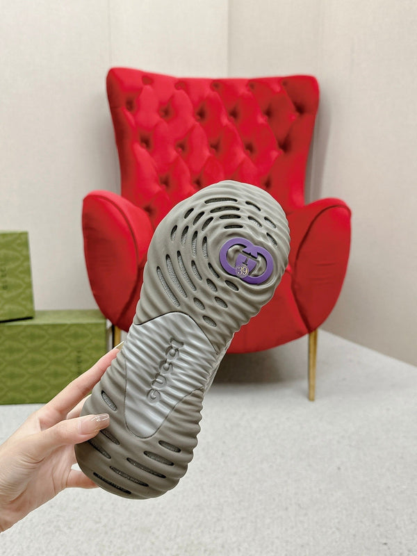 GG RIPPLE TRAINER IN PELLE DI AGNELLO GRIGIO CHIARO