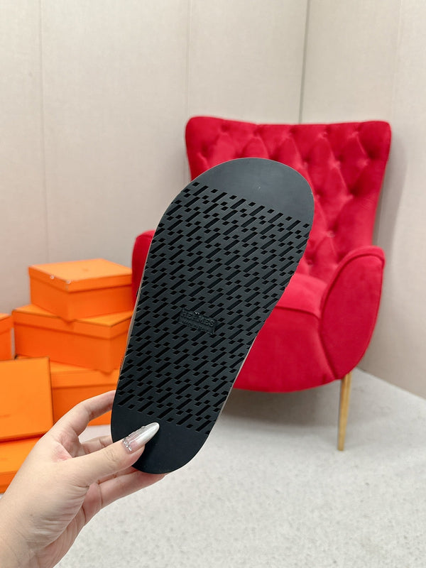 HM Go Mule Black White Cowhide Lined With Wool Fleece 476589