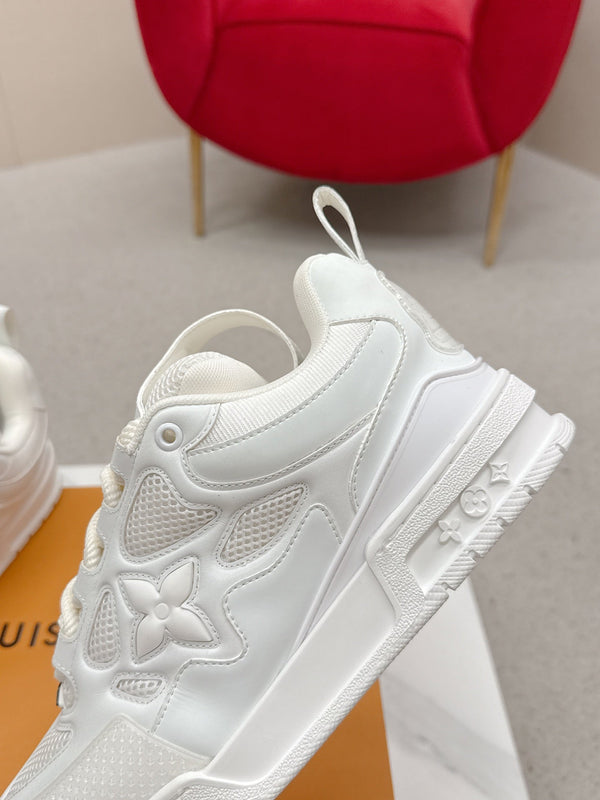 LV Trainer Sneaker Off White Cowhide and Mesh 528553