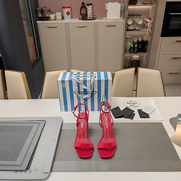SANDALI CON TACCO ALTO PRA IN RASO ROSSO