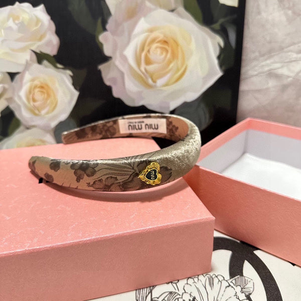 FASCIA PER CAPELLI IN SETA SPESSA STAMPA FIORI BEIGE SCURO 239960