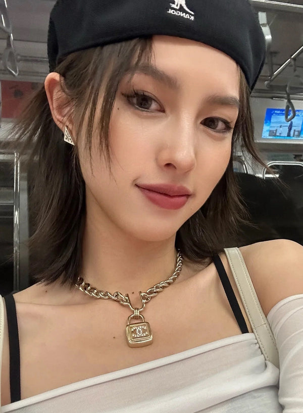 PADLOCK NECKLACE WITH DOUBLE C LOGO IN GOLD METAL