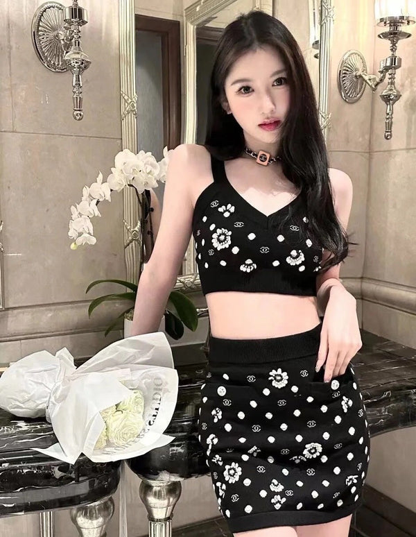 CHAIN CHOKER IN GOLD-PLATED METAL WITH LEATHER THROUGH LINKS