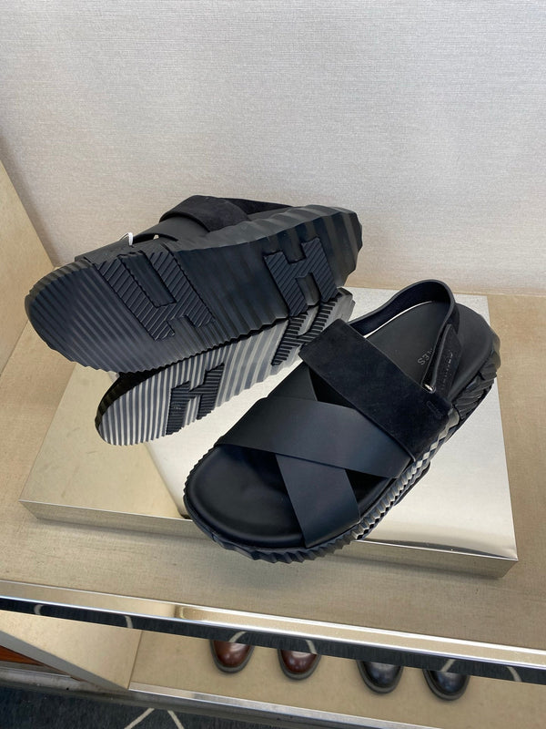 Sandali elettrici da uomo HM in pelle scamosciata nera di vitello 602591