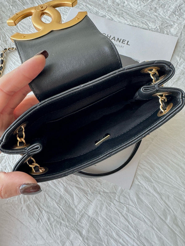 24c cc hobo bag 20cm black lambskin gold hardware