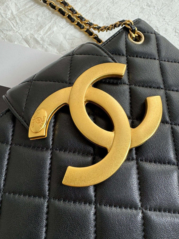 24c cc small shopping bag 21cm black lambskin gold hardware