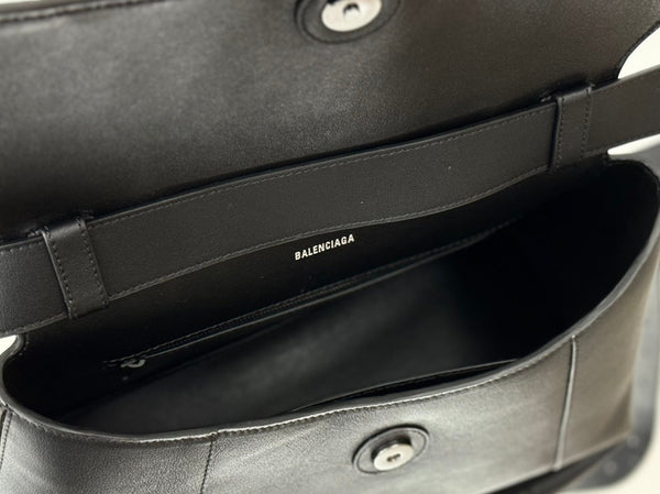 DOWNTOWN S CROSSBODY BAG 30 IN BLACK SOFT LAMBSKIN