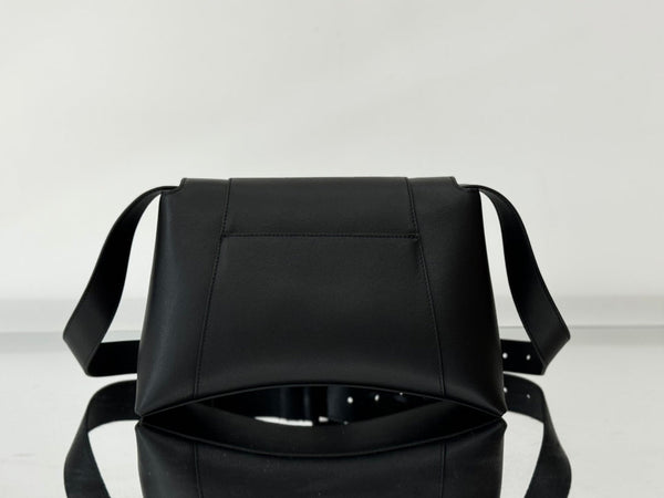 DOWNTOWN S CROSSBODY BAG 30 IN BLACK SOFT LAMBSKIN