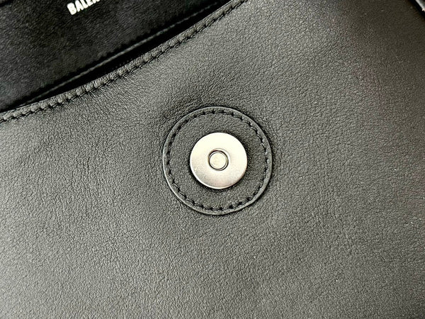 DOWNTOWN S CROSSBODY BAG 30 IN BLACK SOFT LAMBSKIN