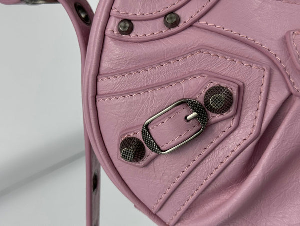 BORSA A TRACOLLA PICCOLA LE CAGOLE 26 CON STRASS IN PELLE DI AGNELLO ROSA CREPE