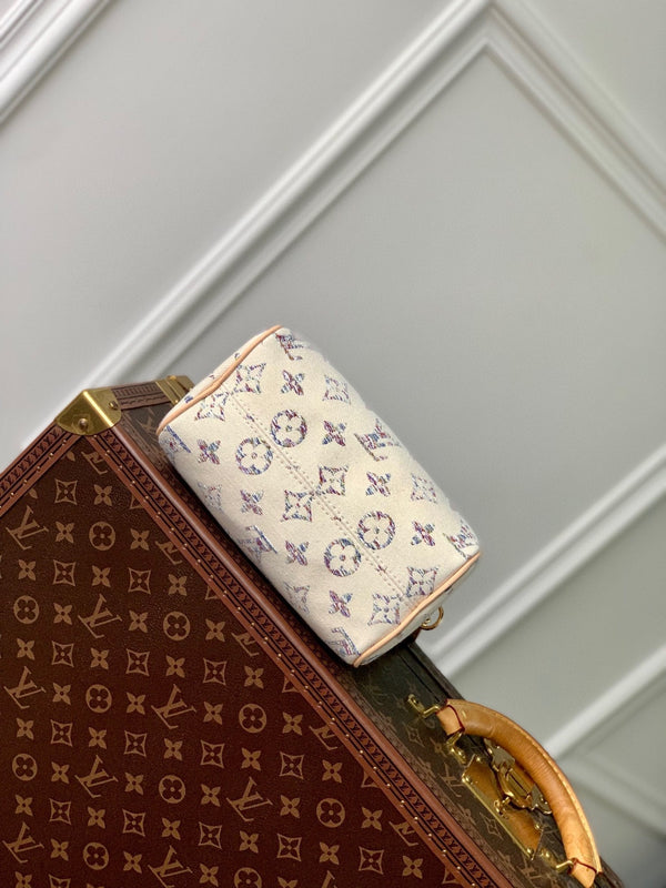 Lv Speedy Bandouliere 20 Beige Leather White Monogram jacquard fabric
