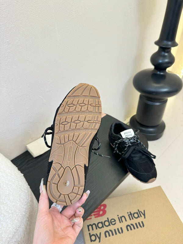 Miu x NB Sneaker Black Suede 235809