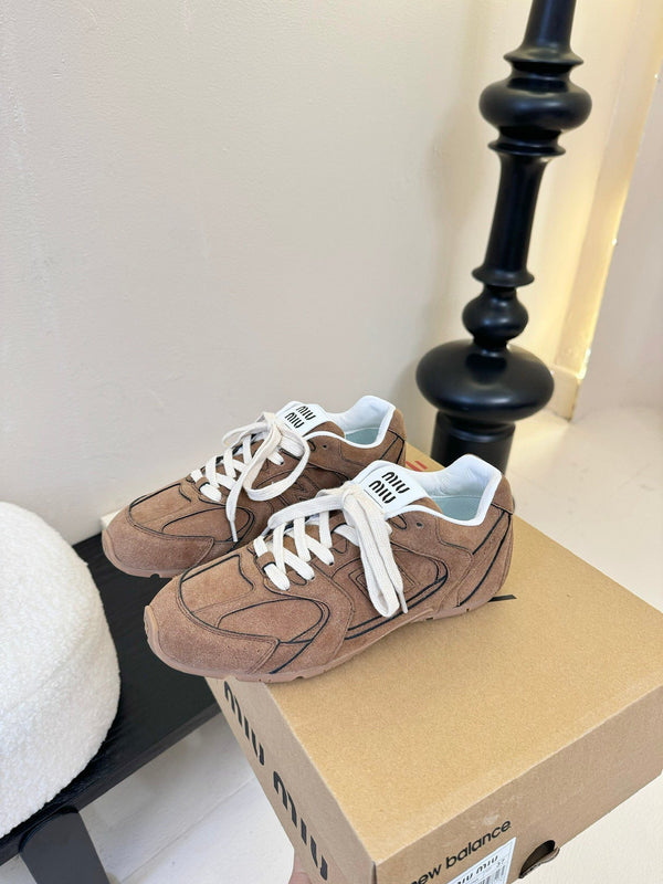 Miu x NB Sneaker Brown Suede 235810