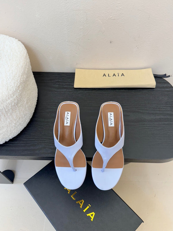 Alaia 25 Cube Thong Mules Blu Satin Montone 297038