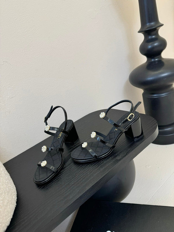 CC 25SS 3 Flowers Heel Sandals 60mm Black Sheepskin 351431