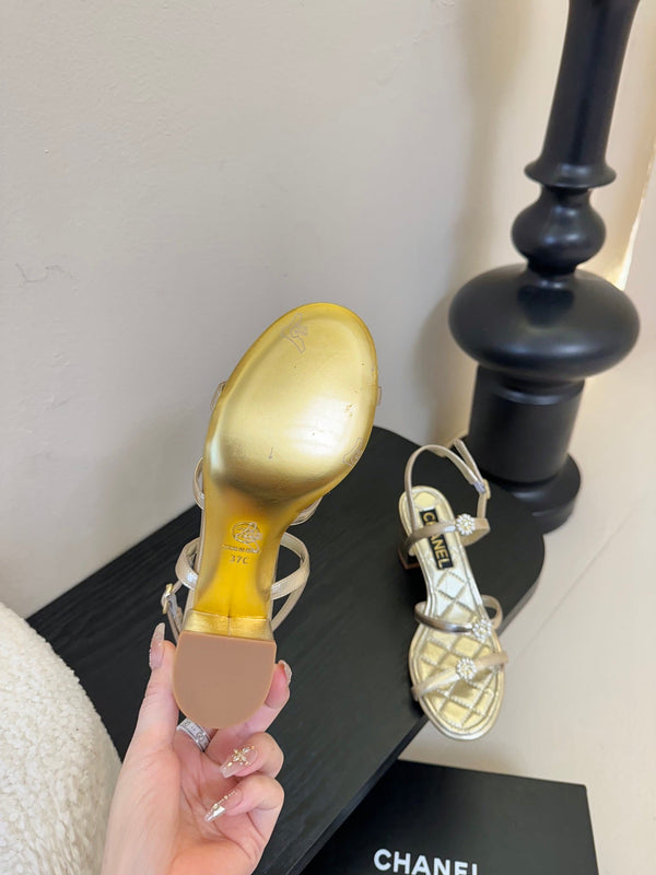 CC 25SS Sandali con tacco a 3 fiori 60mm Pelle di pecora metallizzata oro 351433