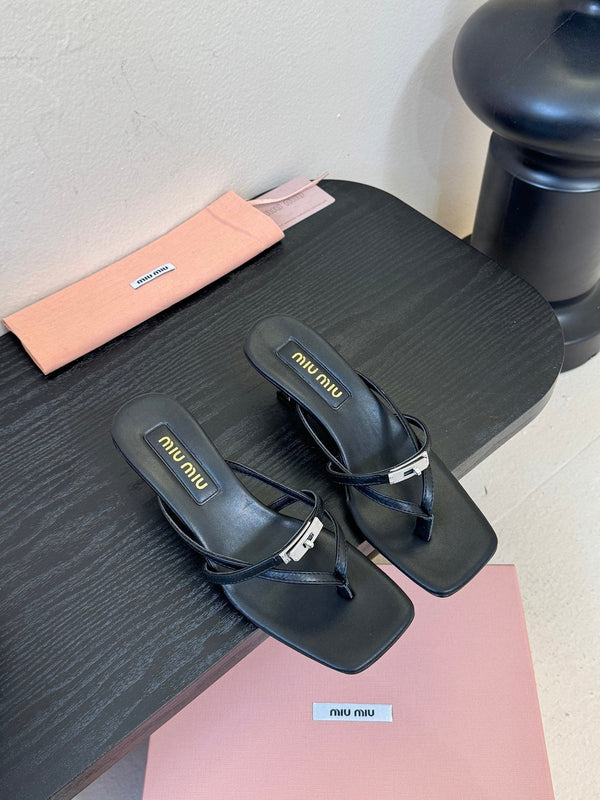 Miu 26s Low-Heel Thong Sandals In Black Calfskin