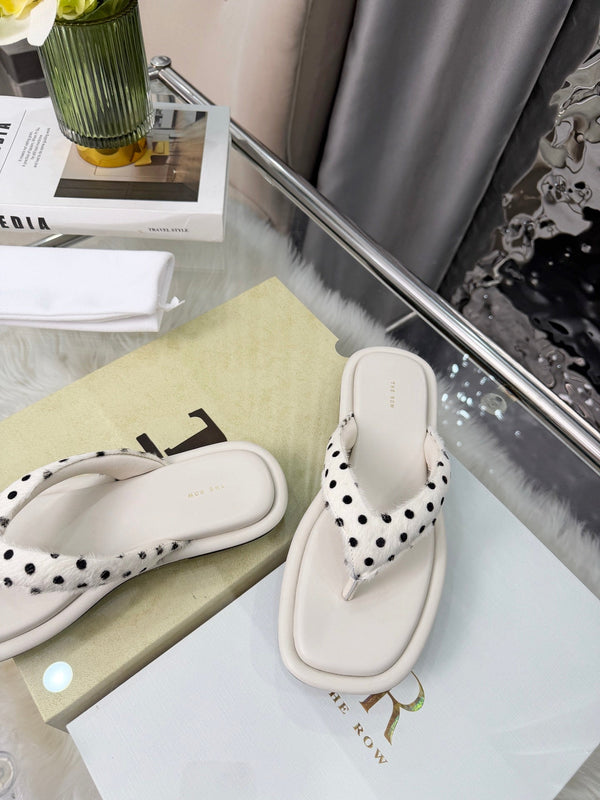 The Row Ginza Thong Sandals White Sheepskin Horsehair 707575