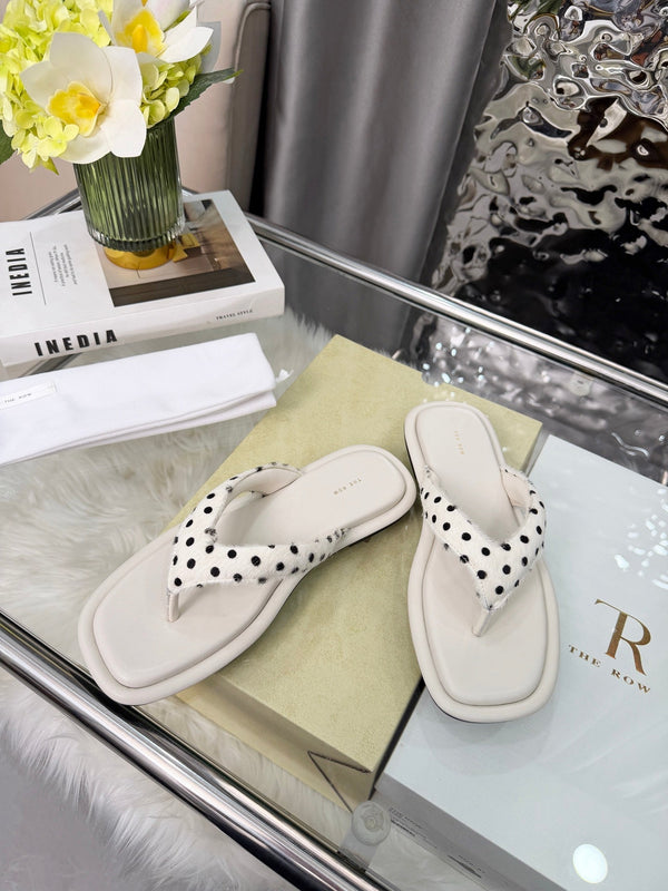 The Row Ginza Thong Sandals White Sheepskin Horsehair 707575