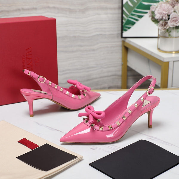 Rockstud Bow Slingback in pelle di vitello rosa con borchie abbinate