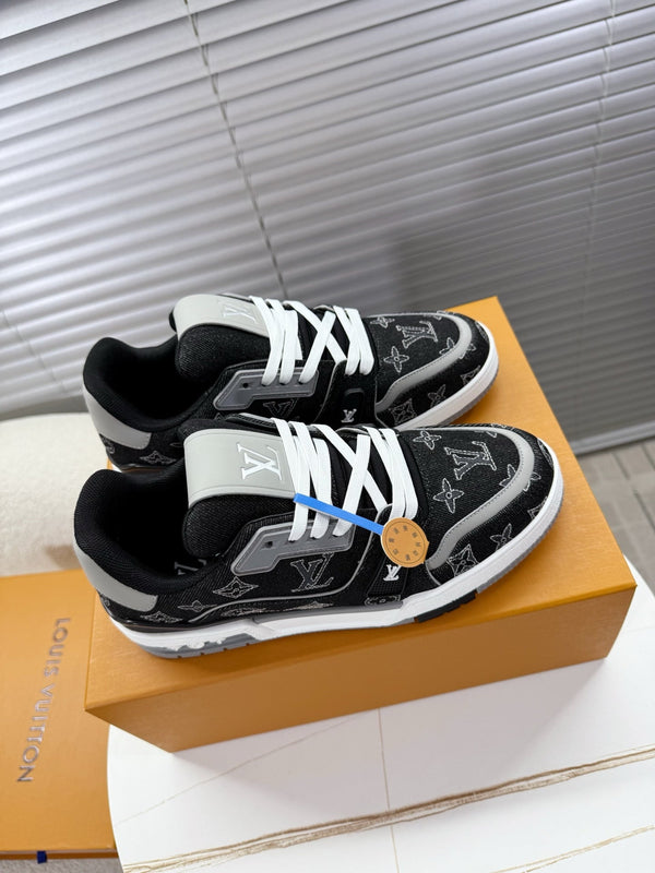 LV 1AJ340 Trainer Black Monogram-embroidered Denim Cafskin 511759